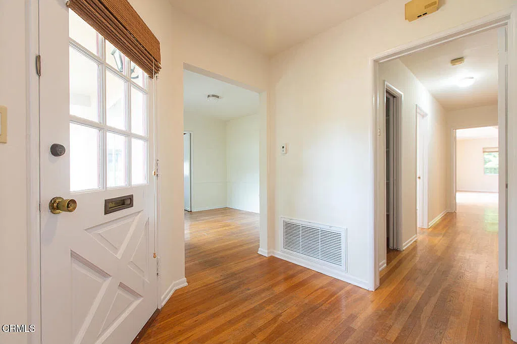4 bed, 3.0 bath, 2387 sqft, $7,250 — Photo 3
