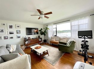 307 W Shore Rd APT 3, Huntington, NY 11743