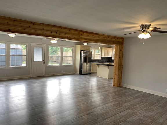 2nd image of 1507 W Inwood Dr