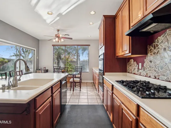 16753 W BRISTOL Lane, Surprise, AZ 85374