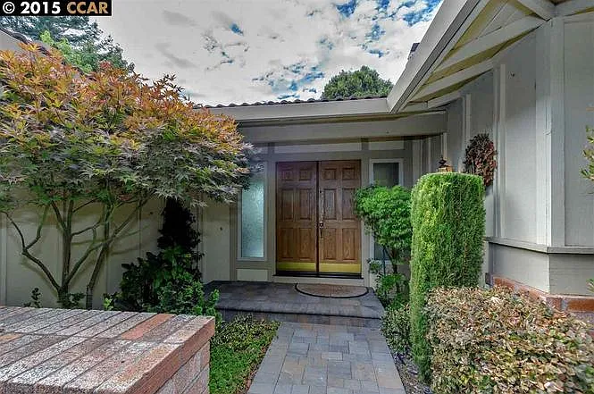 3 bed, 1879 sqft, $4,395 — Photo 3