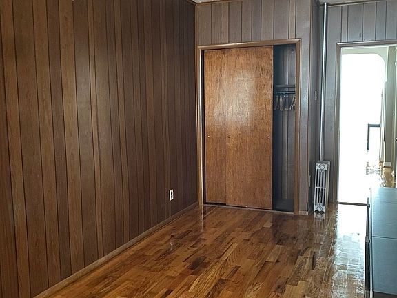 2nd image of 226 Kingsland Ave APT 1L