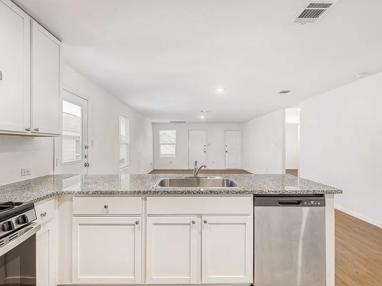 7102 Satellite Dr — Photo 9