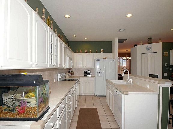 5th image of 1004 NW 9th Pl
