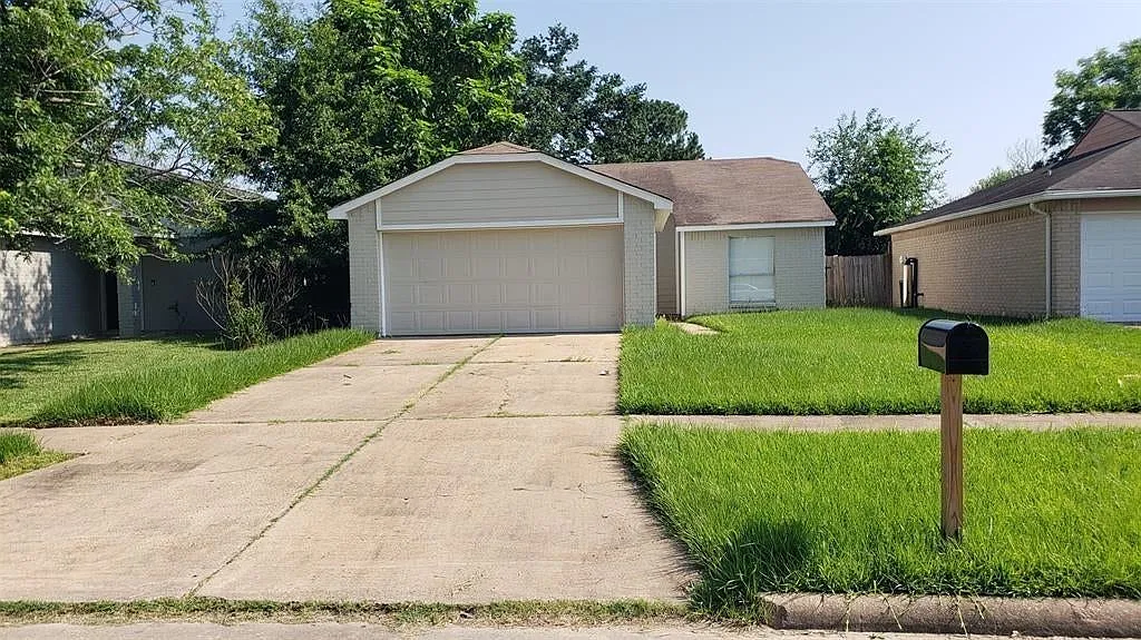 3 bed, 1203 sqft, $1,800 — Photo 2