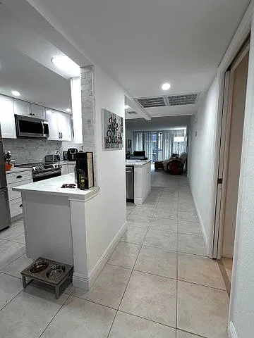 2 bed, 1130 sqft, $3,000 — Photo 2