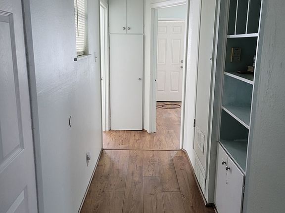 5th image of 190 Glen Oak Ln