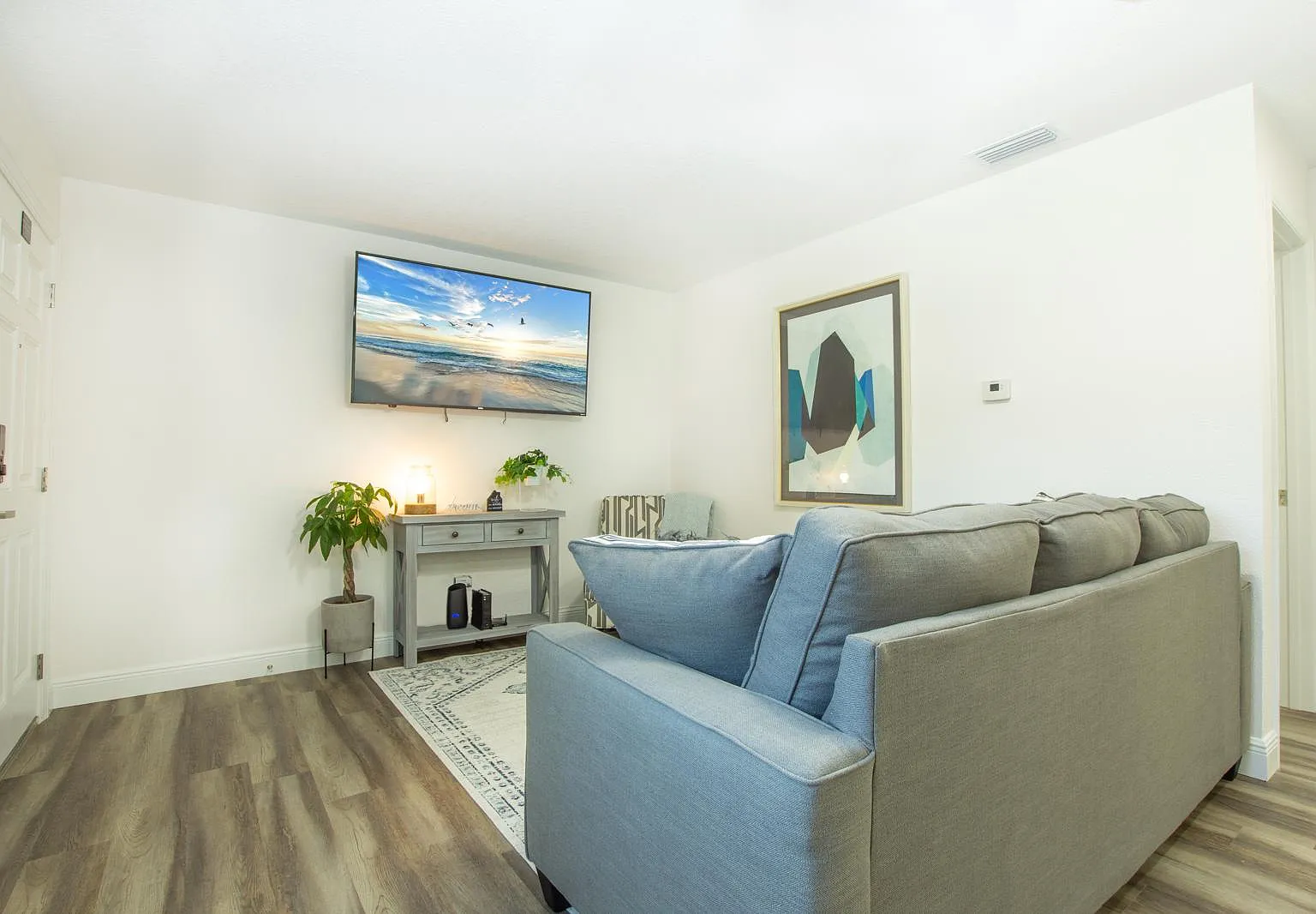 2 bed, 830 sqft, $1,850 — Photo 3