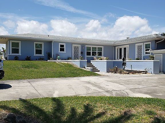 2nd image of 1101 N Halifax Ave