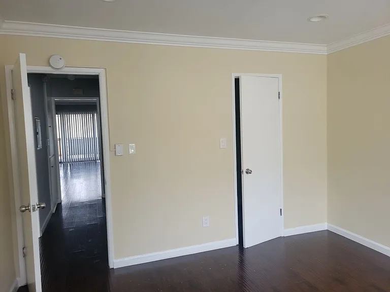 5232 Fairview Blvd — Photo 3