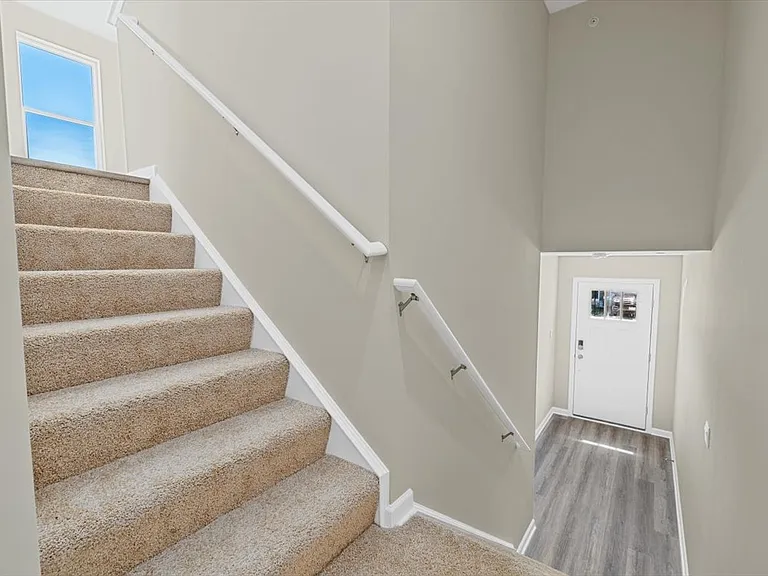 311 Alliance Dr — Photo 2