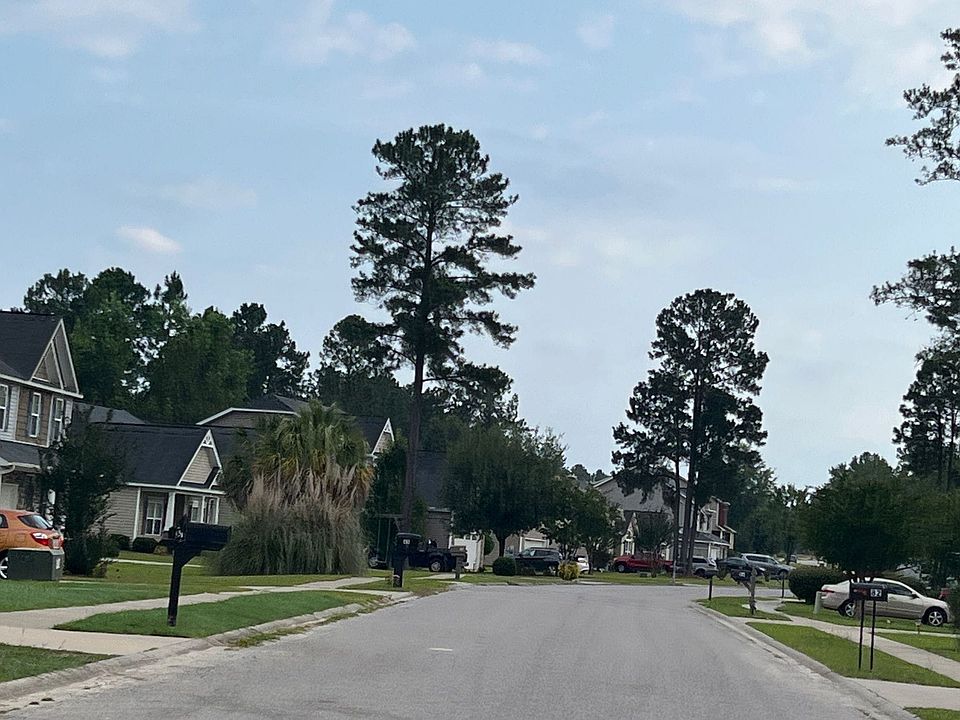 2nd image of 81 Abbey Rd
