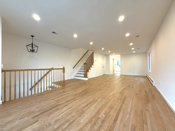 222B 2nd St, Palisades Park, NJ 07650