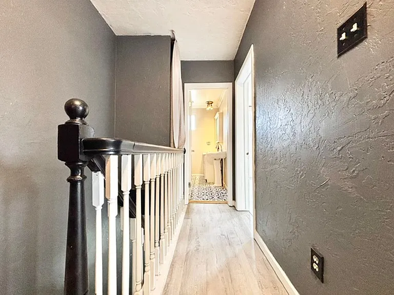 611 Green St — Photo 9