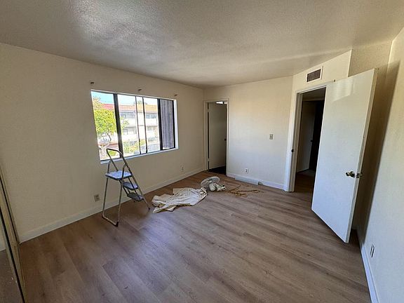 5th image of 720 Orange Grove Ave APT 3