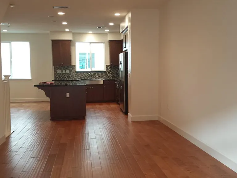 5521 Esprit Way — Photo 3