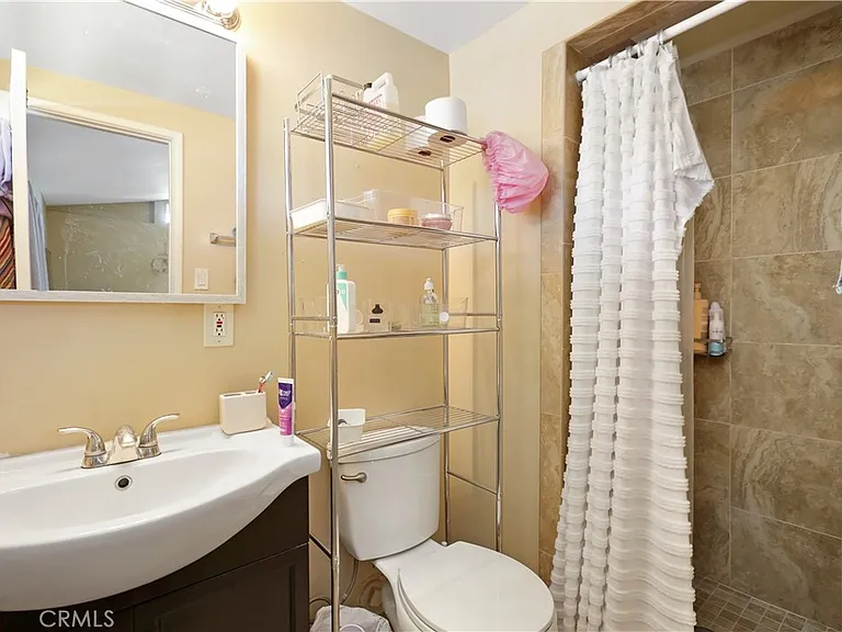 526 N Emerald Dr — Photo 8