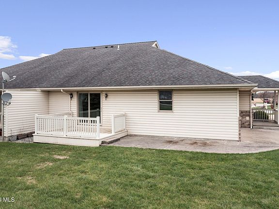 3rd image of 1706 Daniel Dr