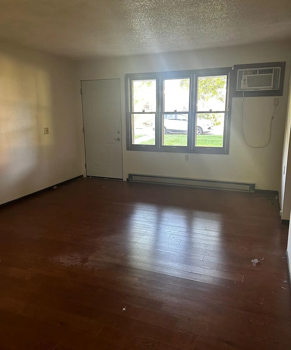 115 Walnut ST - 8 — Photo 4