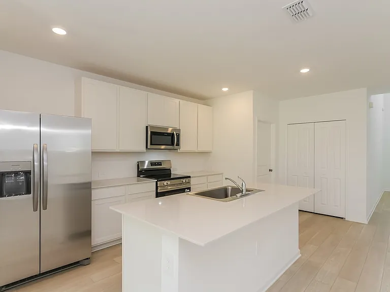 6417 Domizio Dr — Photo 7