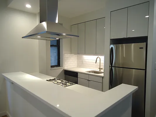 Rented by Corcoran | media 28