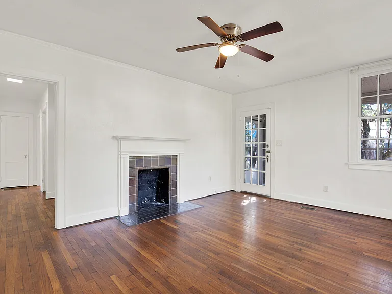 1501 E 35th St — Photo 3