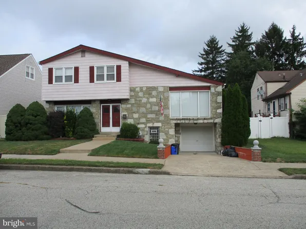 9826 Bridle Rd, Philadelphia, PA 19115