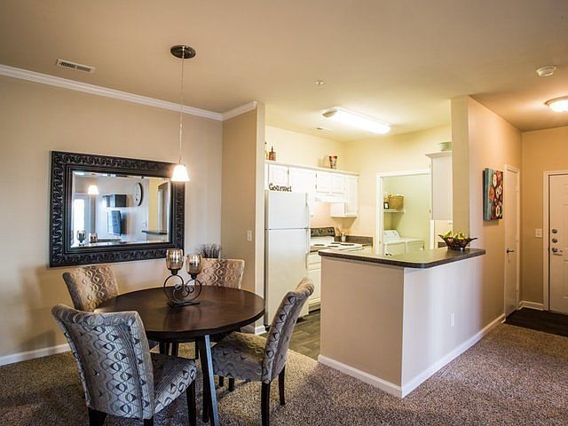 Magnolia - Kitchen/Dining