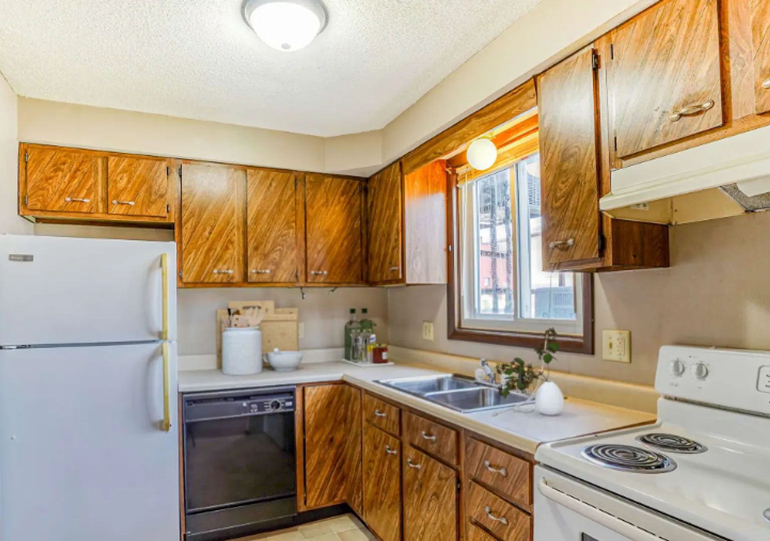 2353 Yeager Rd — Photo 3