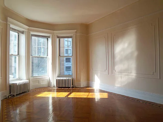 Rented by City Connections Realty | media 3