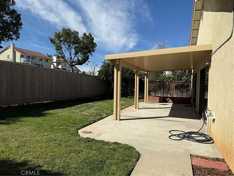 1756 Parkview — Photo 4