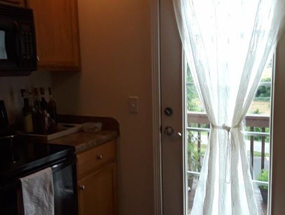 5th image of 3 Province Dr Unit 3