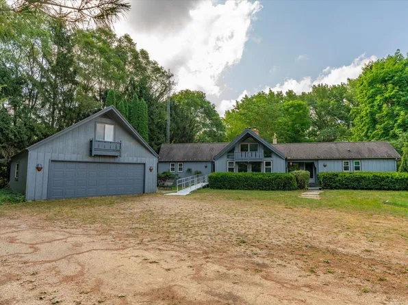 N7244 Manske Rd, Lake Mills, WI 53551