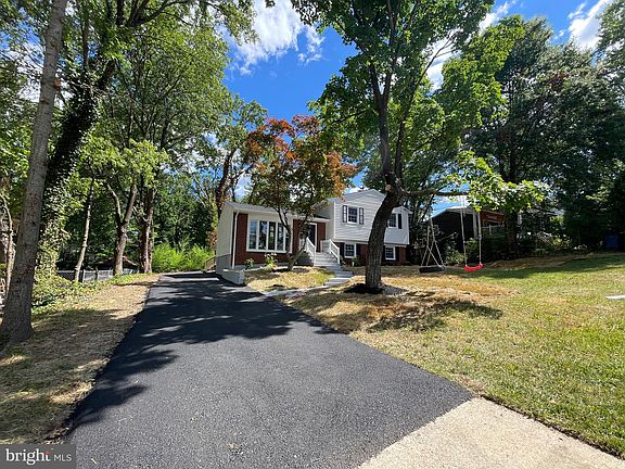 2nd image of 4601 Eaton Pl