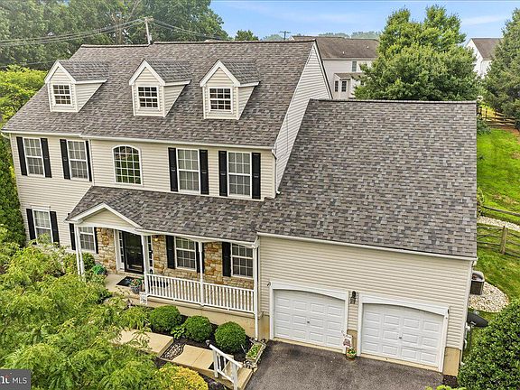 2nd image of 157 Schoolview Ln