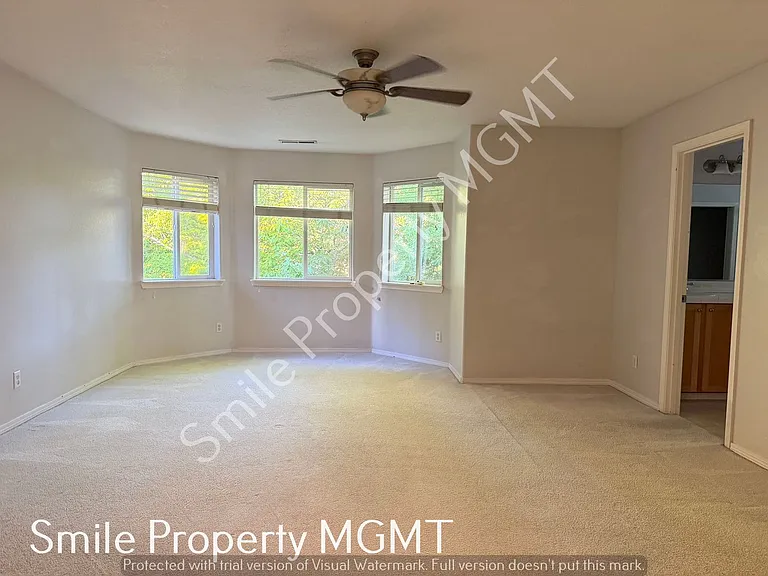 184 SW 105th Ter — Photo 10
