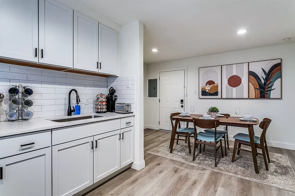 Bryan Street Apartments — Photo 2