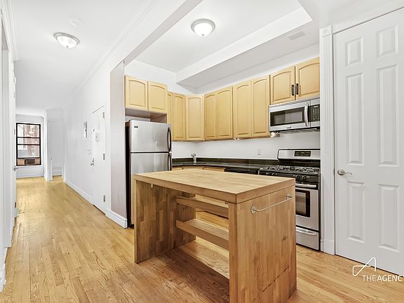 4th image of 537 Atlantic Ave #A