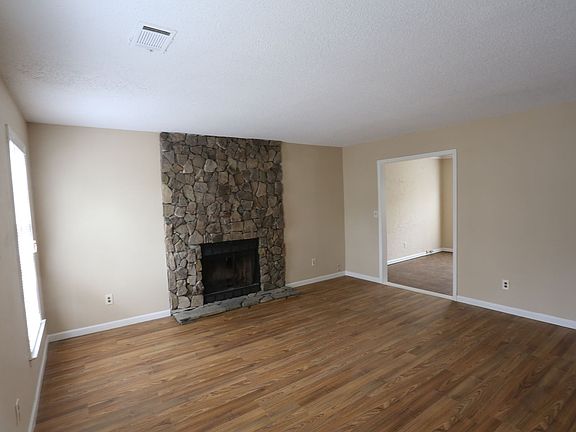 5th image of 3912 Hadley Farm Dr