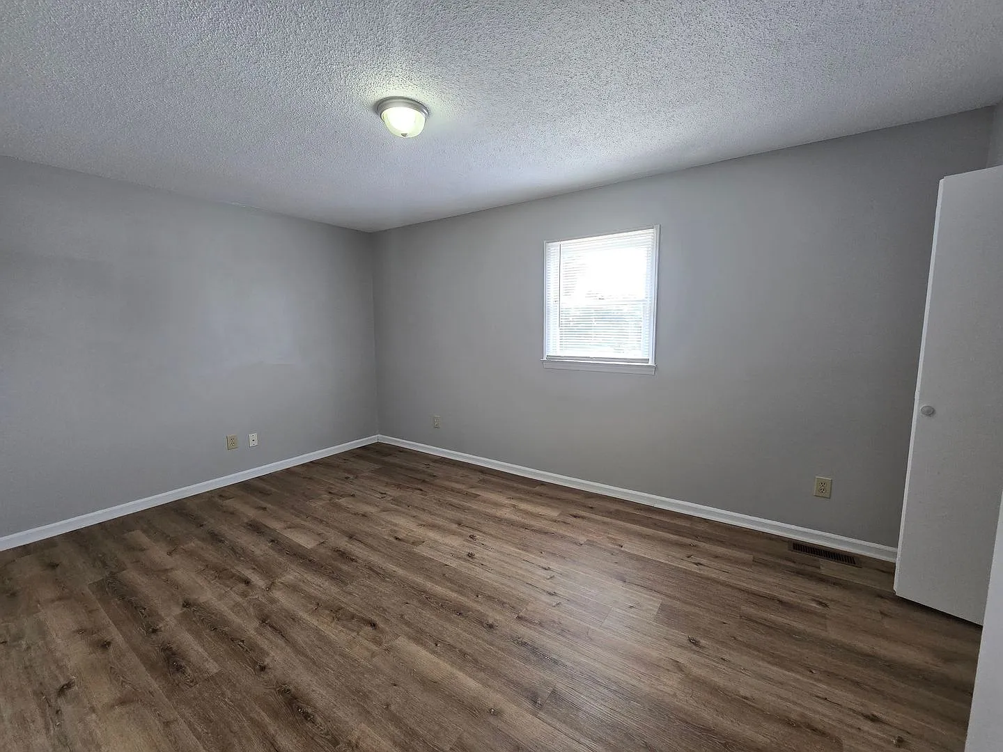 115 College Street — Photo 3