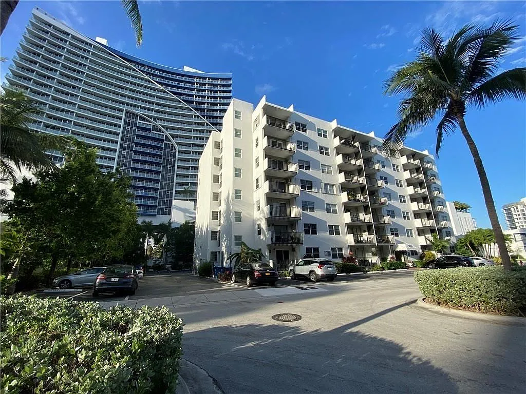 1 bed, 1.0 bath, 640 sqft, $2,090 — Photo 2