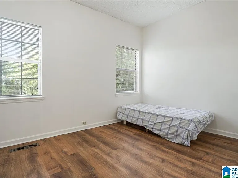 1947 Waterford Pl #1947 — Photo 27