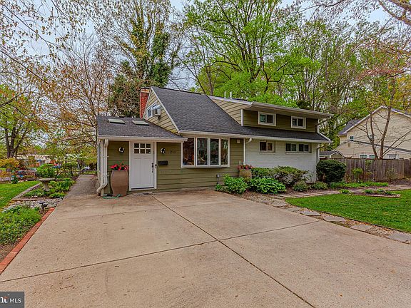 3rd image of 1700 Gruenther Ave
