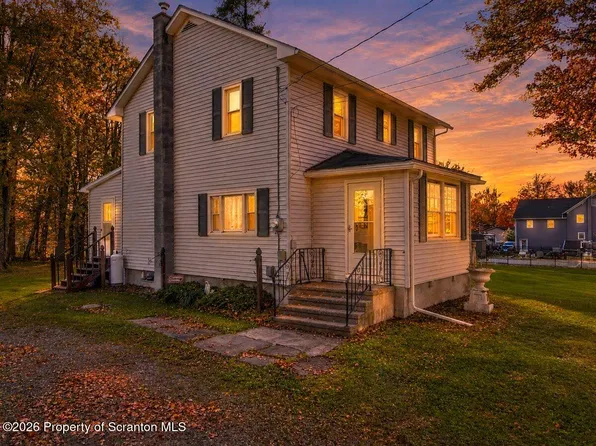 101 Iolian Rd, Carbondale, PA 18407