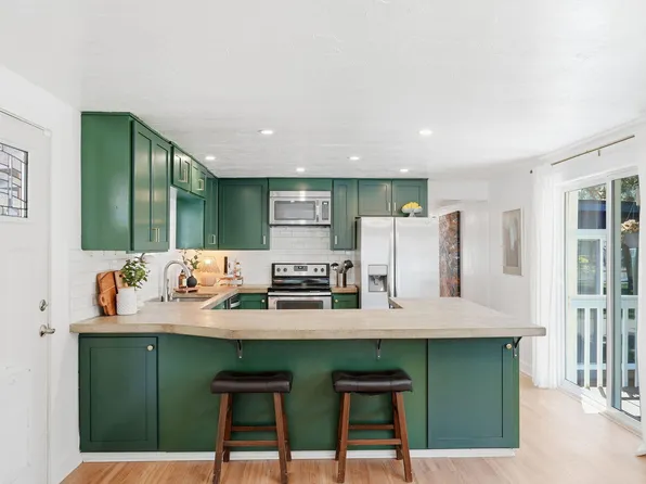 19657 Hiller Dr, Bend, OR 97702