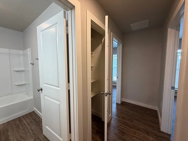 2911 Abbeville Ave — Photo 16
