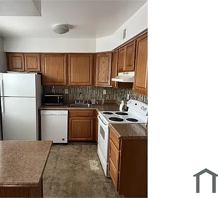 2046 Fort Davis St SE #201 — Photo 2