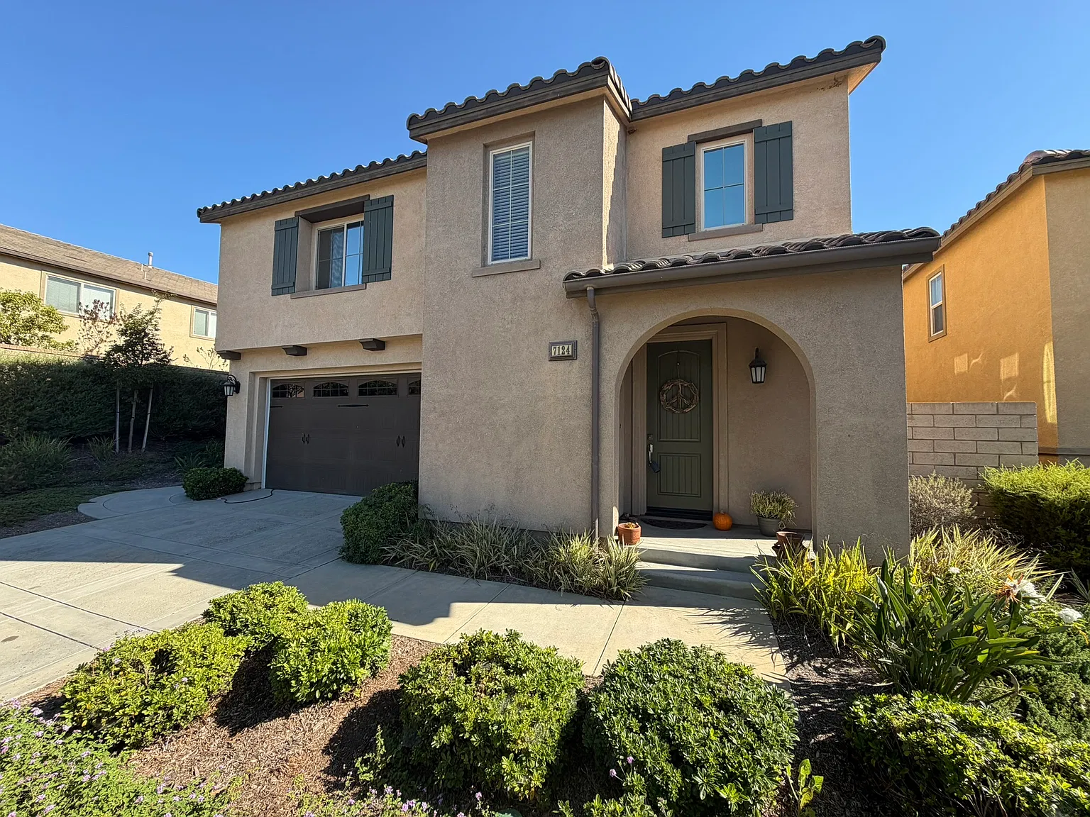 4 bed, 2.5 bath, 2402 sqft, $4,995 — Photo 2