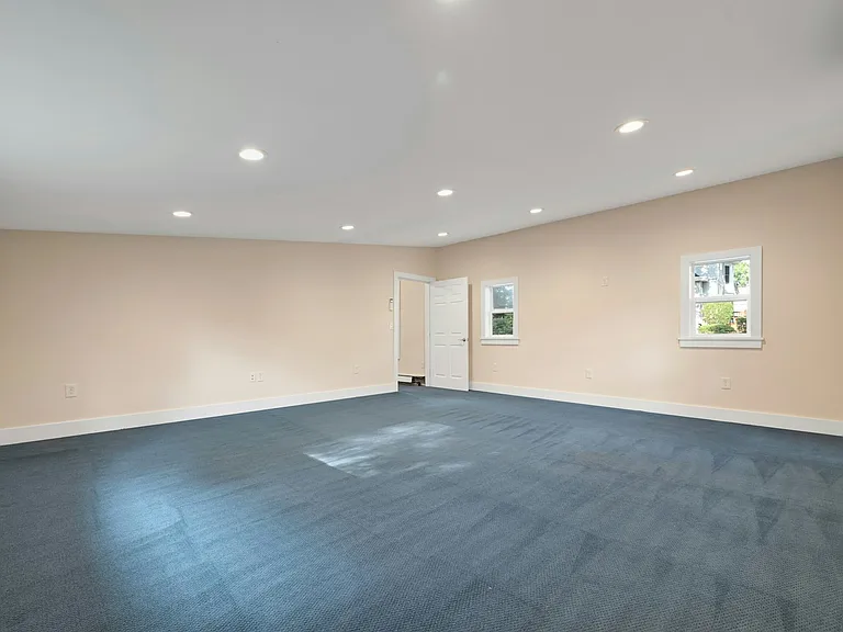 288 S Van Dien Ave #D — Photo 24