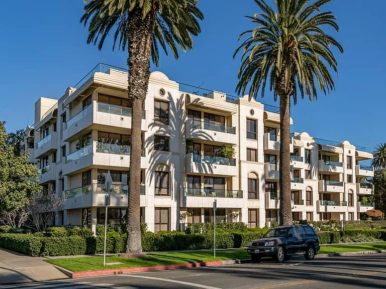 701 Ocean Ave #PHD — Photo 2